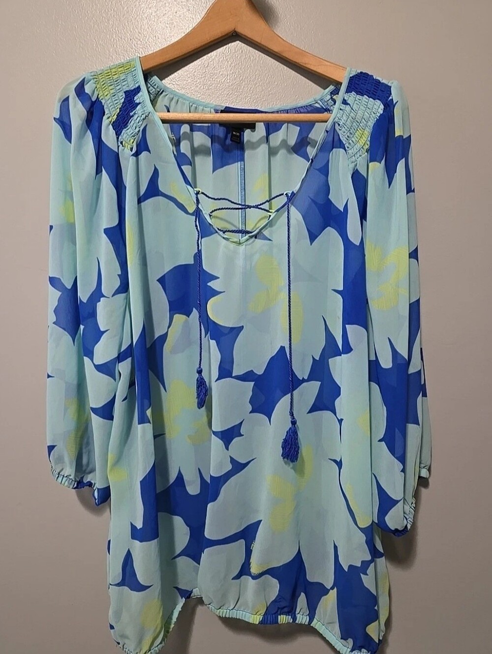 Lane Bryant. Women's Floral Sheer Blouse Blue Yellow Flowy. Size 18/20